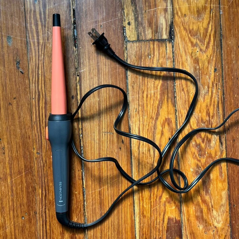 Remington CI96W1 Ceramic Tapered Curling Wand 410°F, 30 Heat Settings Black/Pink